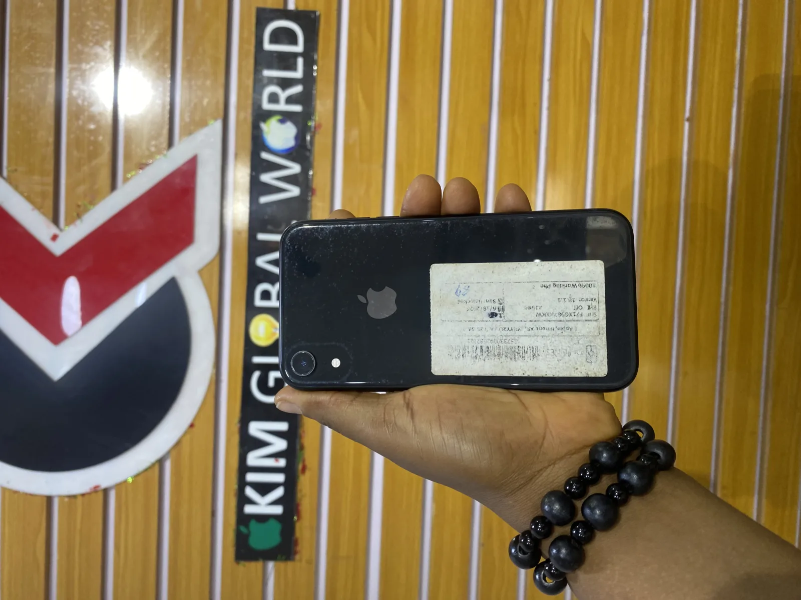 USED IPHONE XR PHYSICAL + ESIM