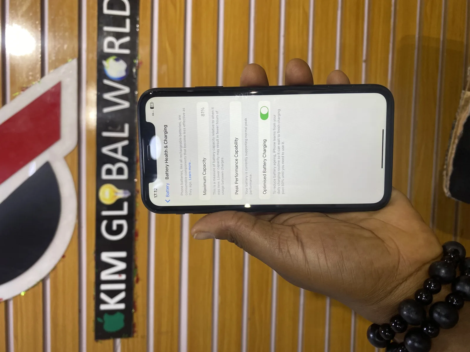 USED IPHONE XR PHYSICAL + ESIM