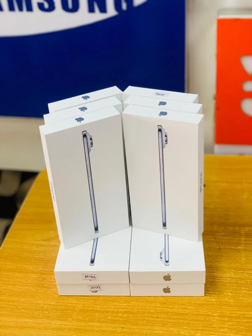 BRAND NEW 17AIR NON ACTIVE  ESIM
