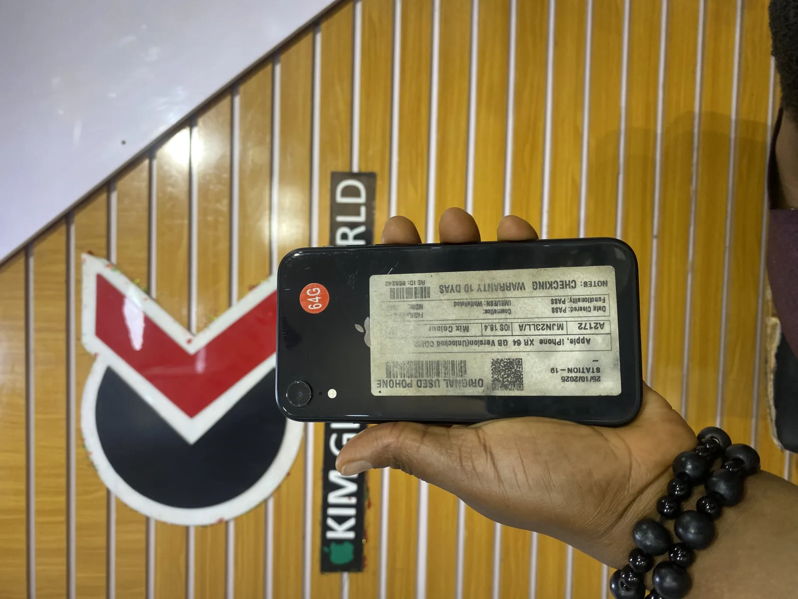 USED IPHONE XR PHYSICAL + ESIM